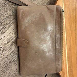HOBO vintage 100% leather wristlet clutch